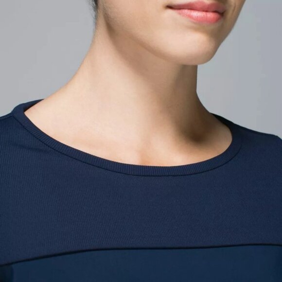 Lululemon Out of This World Long Sleeve Tech Inkwell Top Size 6 - Picture 5 of 10